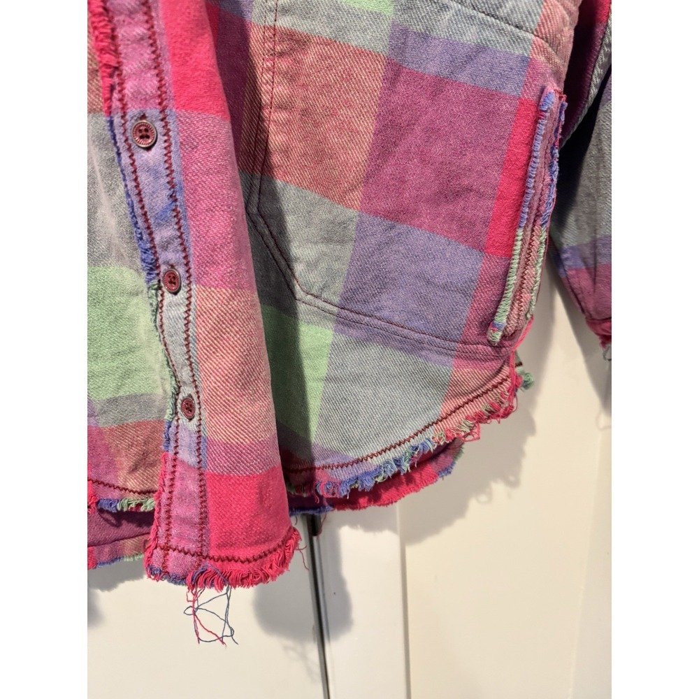 We The Free Women's Plaid Shirt Jacket Raw Hem Distressed Boho Pink Green S - Picture 7 of 13